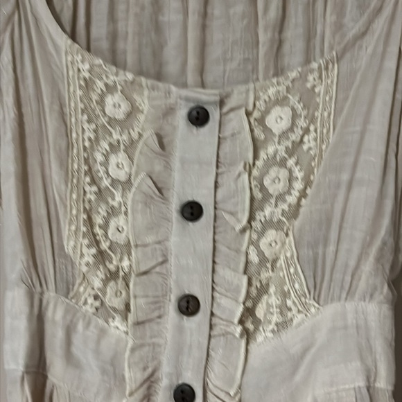 Edge Design by Mine Small Cream Lace Button-Front Blouse. EUC - Picture 3 of 9